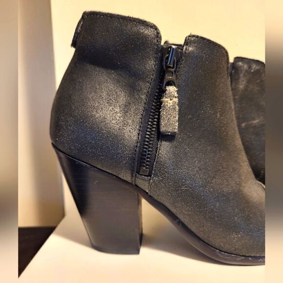 Rag & Bone Margot Black Distressed Leather Side Zip Ankle Boots sz.7/37 Ret.$495 - Picture 7 of 13